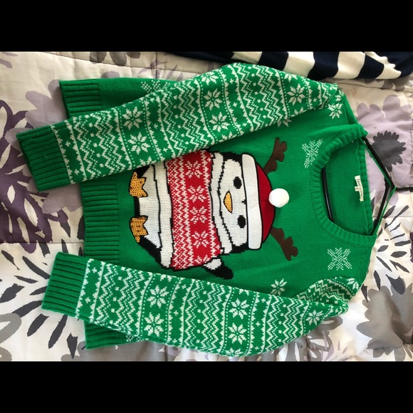 Sweaters - “Ugly” Christmas sweaters (2)